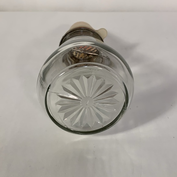 Vintage Glass Nut Spice Red Grinder Turnkey with Plastic Measuring Cup Lid - Picture 10 of 10